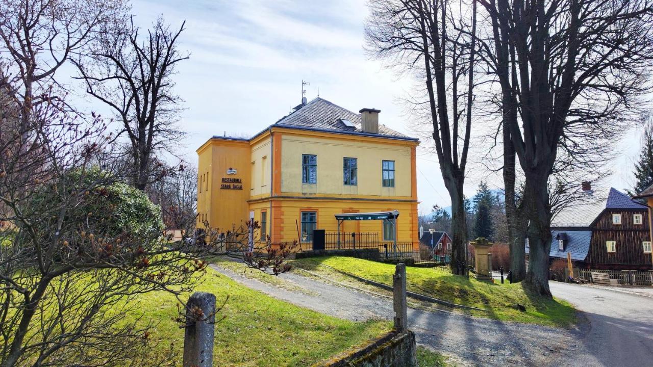 Hotel Stara Skola Mezná Kültér fotó
