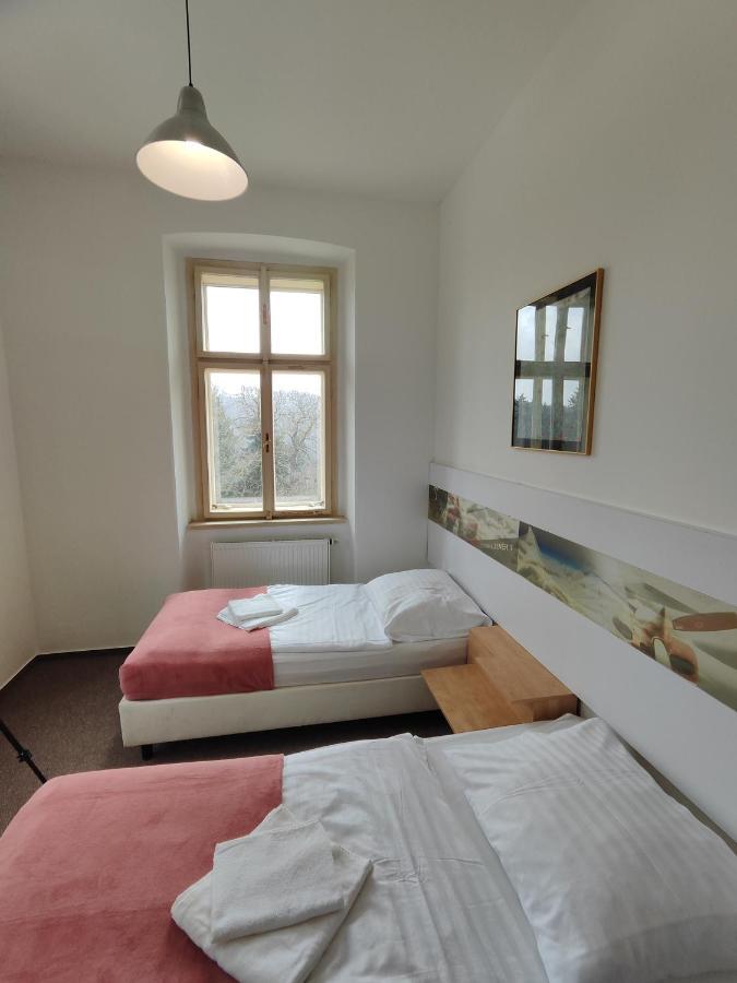 Hotel Stara Skola Mezná Kültér fotó
