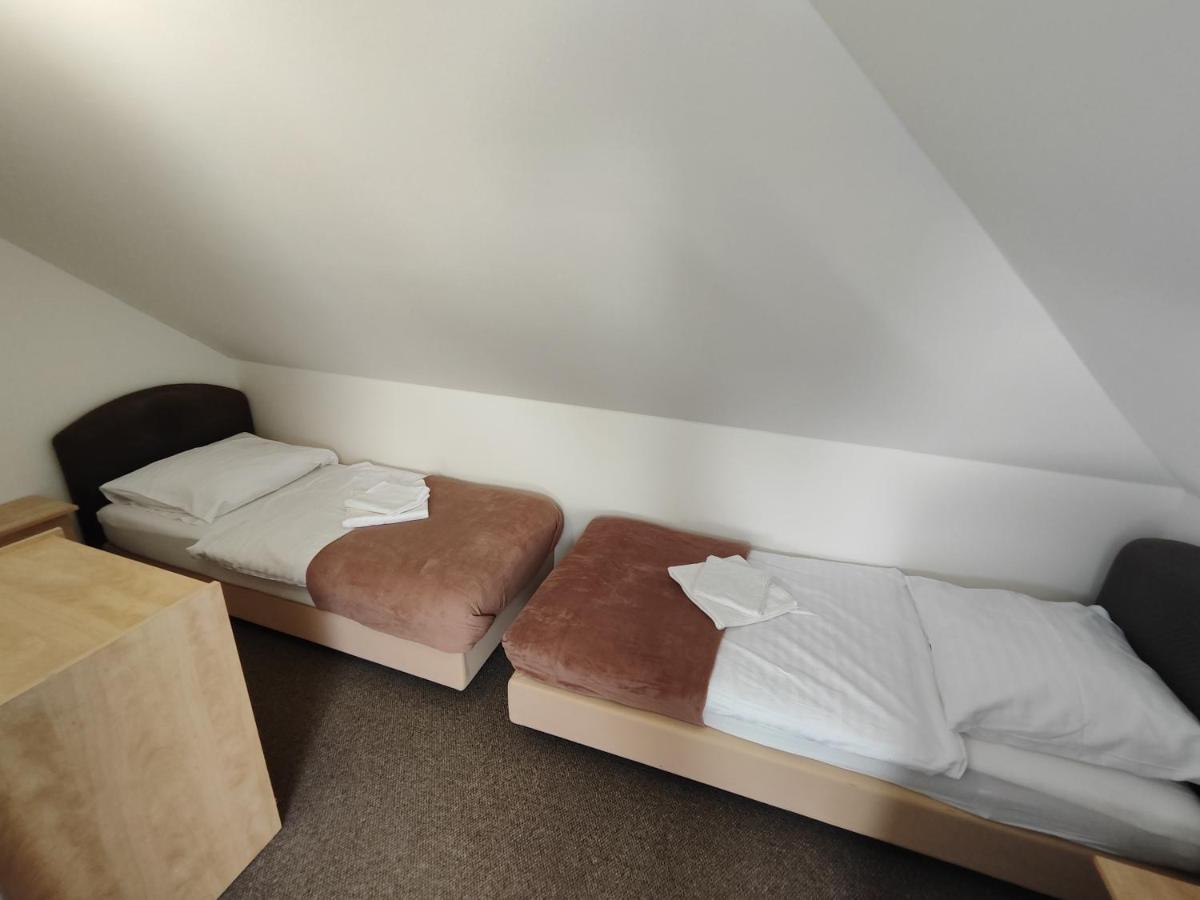 Hotel Stara Skola Mezná Kültér fotó