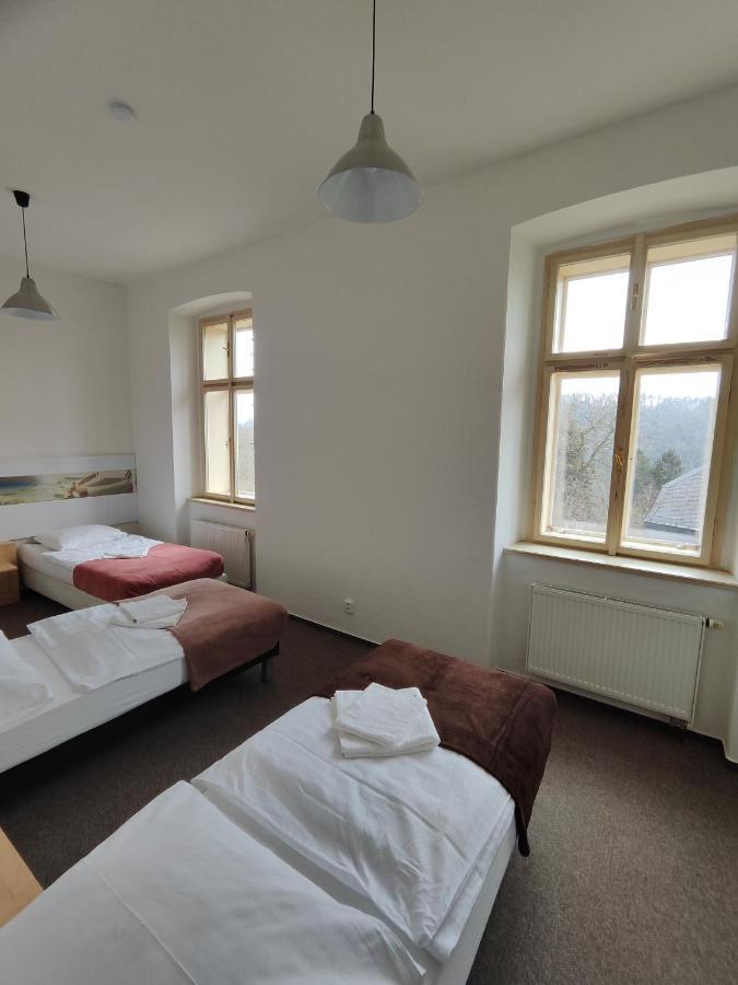 Hotel Stara Skola Mezná Kültér fotó