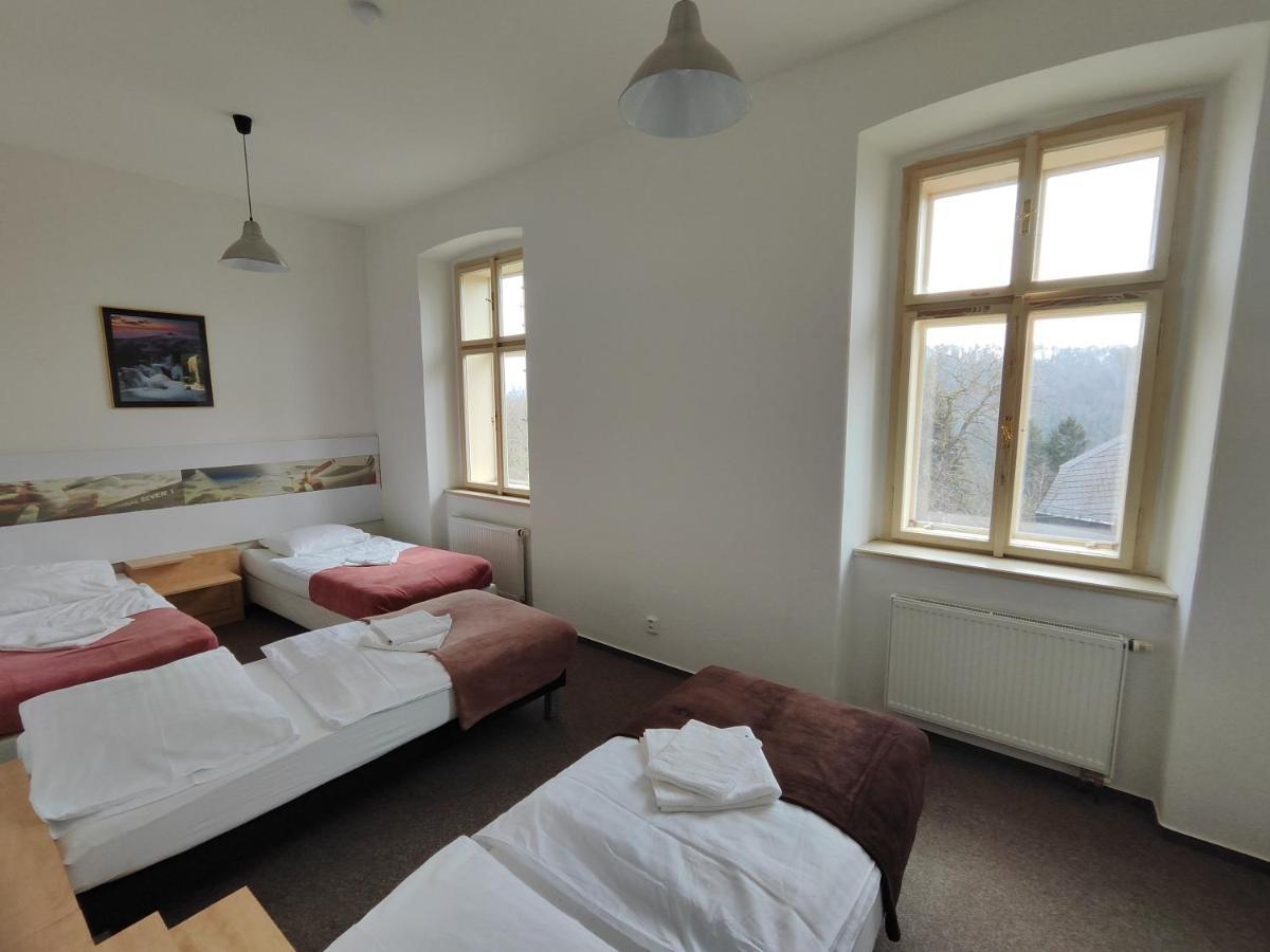 Hotel Stara Skola Mezná Kültér fotó