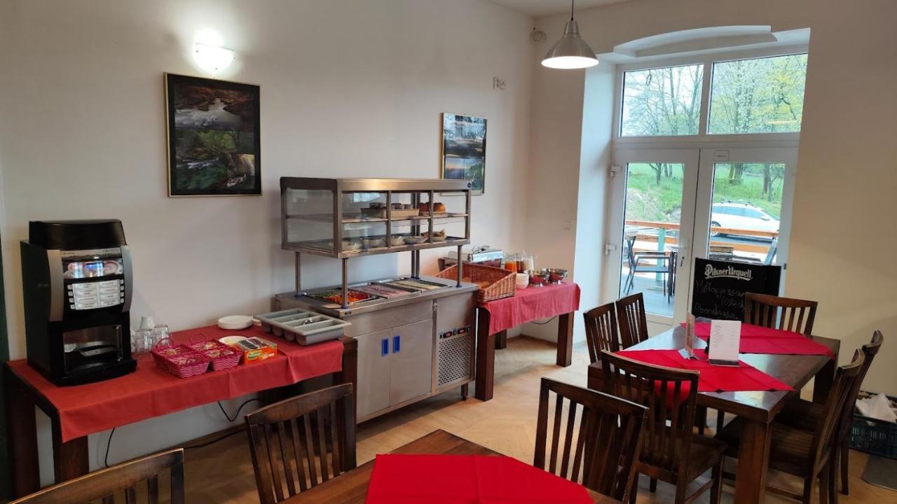 Hotel Stara Skola Mezná Kültér fotó